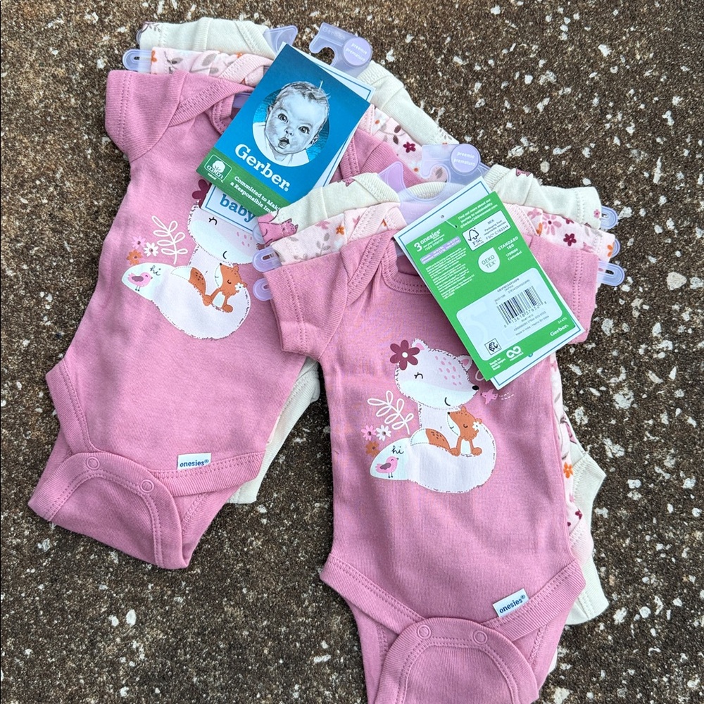 Gerber Premie Baby Girl Bodysuits - Pink and Cream. (6) Onesies in all. NEW - Picture 1 of 6